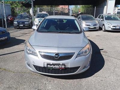 Usata Opel Astra Cosmo 100 CV (73 kW) 2010 Grigio Berlina