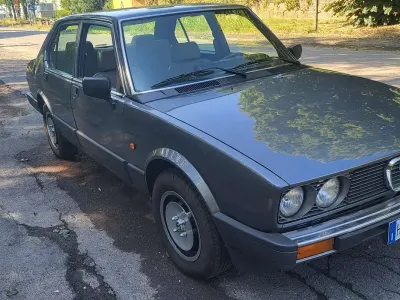 Usata Alfa Romeo Alfetta Quadrifoglio 131 CV (96 kW) 1983 Marrone Berlina