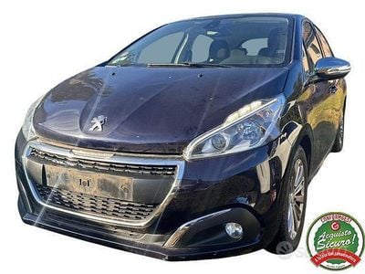Usata Peugeot 208 Allure 82 CV (60 kW) 2018 Nero Utilitaria