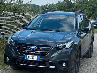 Usata Subaru Outback 2022 Grigio Station wagon