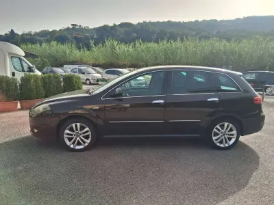 Usata Fiat Croma Dynamic 120 CV (88 kW) 2010 Marrone Station wagon