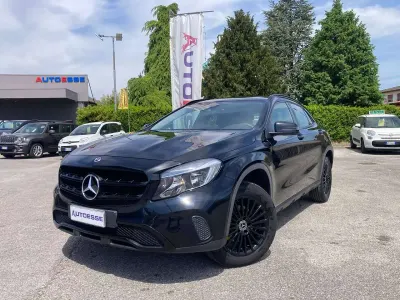 Usata Mercedes GLA200 Business 136 CV (100 kW) 2018 Nero SUV