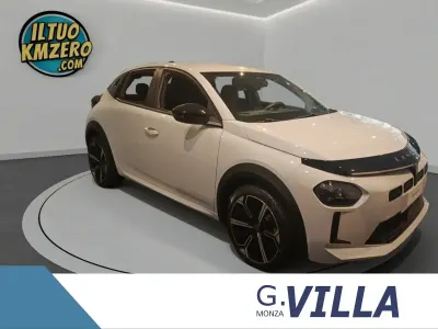 Usata Lancia Ypsilon 110 CV (80 kW) 2024 Grigio Utilitaria