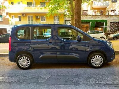Usado Opel Combo Life 102 CV (75 kW) 2021 Azul Monovolumen