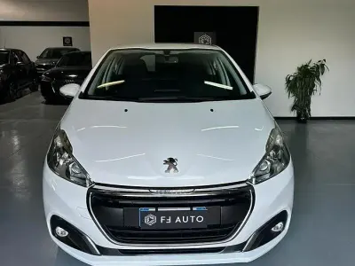 Usata Peugeot 208 Allure 75 CV (55 kW) 2016 Bianco Utilitaria