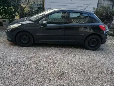 Usata Peugeot 207 88 CV (64 kW) 2004 Nero Utilitaria