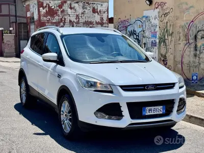 Usata Ford Kuga Titanium 140 CV (102 kW) 2015 Bianco SUV