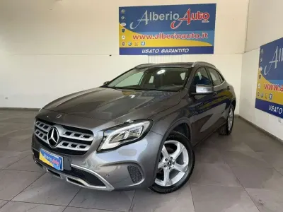 Usata Mercedes GLA200 Executive 136 CV (100 kW) 2018 Grigio SUV