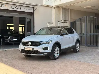Usata VW T-Roc Advance 116 CV (85 kW) 2018 Grigio SUV