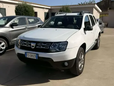 Usata Dacia Duster Lauréate 109 CV (80 kW) 2016 Bianco SUV
