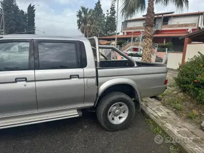 Usata Mitsubishi L 87 CV (63 kW) 2003 Grigio SUV