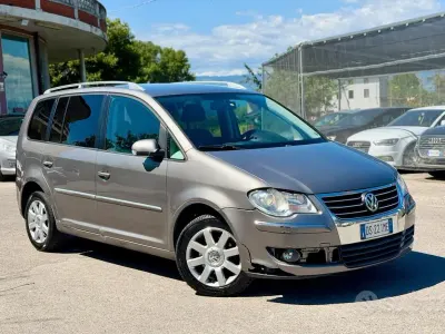 Usata VW Touran 140 CV (102 kW) 2008 Grigio Monovolume