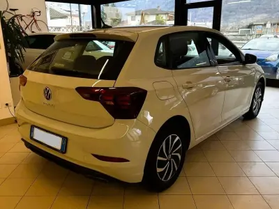 Usata VW Polo Style 95 CV (69 kW) 2023 Bianco Utilitaria