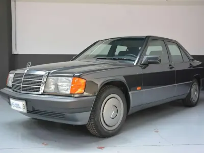 Usata Mercedes 190 126 CV (92 kW) 1992 Blauschwarz metallic Berlina
