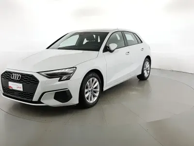 Usata Audi A3 Business 110 CV (80 kW) 2023 Bianco ghiaccio metallizzato Berlina
