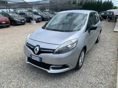 Usata Renault Scénic III 110 CV (80 kW) 2015 Grigio Monovolume
