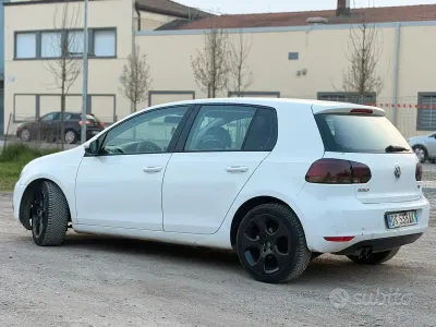 Usata VW Golf VI 160 CV (117 kW) 2009 Bianco Utilitaria