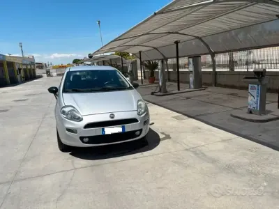 Usata Fiat Punto 77 CV (56 kW) 2018 Grigio Utilitaria