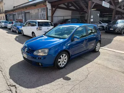 Usata VW Golf IV Sportline 115 CV (84 kW) 2004 Blu Berlina