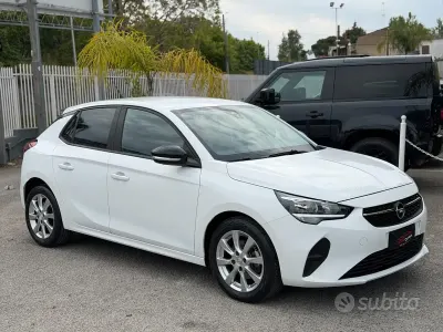 Usata Opel Corsa Edition 102 CV (75 kW) 2022 Bianco Utilitaria