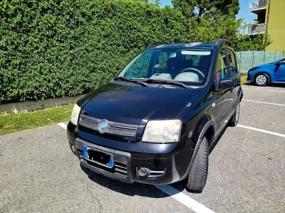 Usata Fiat Panda 4x4 Climbing 60 CV (44 kW) 2004 Nero Utilitaria