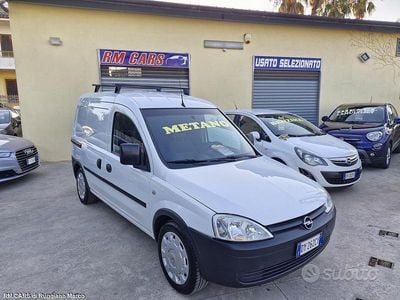 Usata Opel Combo 96 CV (70 kW) 2009 Bianco Monovolume