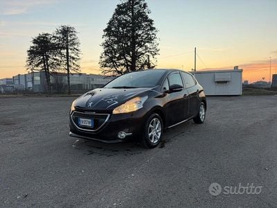 Usata Peugeot 208 82 CV (60 kW) 2013 Marrone Utilitaria