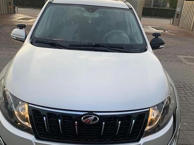 Usata Mahindra XUV500 140 CV (102 kW) 2017 Grigio SUV