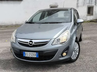 Usata Opel Corsa Edition 75 CV (55 kW) 2011 Grigio Utilitaria