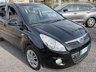 Usata Hyundai i20 Comfort 77 CV (56 kW) 2010 Nero Utilitaria