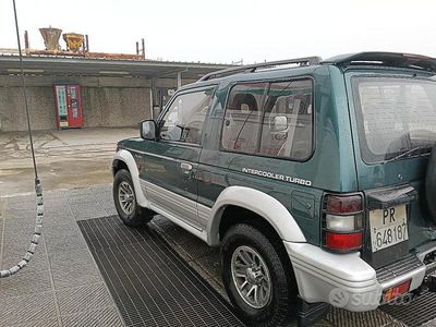 Usata Mitsubishi Pajero Select 99 CV (72 kW) 1993 Verde SUV