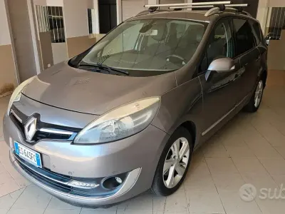 Usata Renault Scénic III XMOD 110 CV (80 kW) 2013 Grigio Monovolume