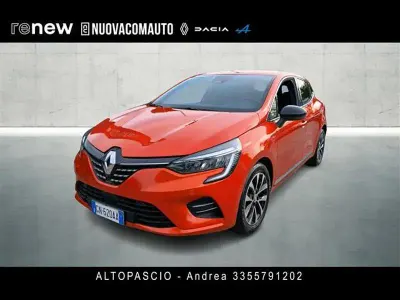 Usata Renault Clio Intens 90 CV (66 kW) 2023 Arancione Utilitaria