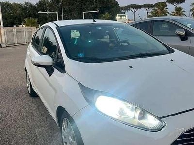 Usata Ford Fiesta 75 CV (55 kW) 2015 Berlina