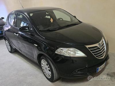 Usata Lancia Ypsilon Silver 77 CV (56 kW) 2012 Nero Utilitaria