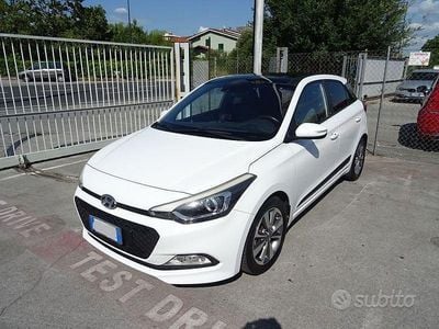 Usata Hyundai i20 GO! 75 CV (55 kW) 2016 Bianco Berlina