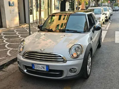 Usata Mini Cooper D 116 CV (85 kW) 2011 Argento Utilitaria