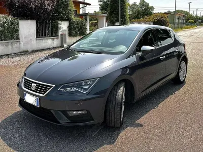 Usata Seat Leon XCELLENCE 131 CV (96 kW) 2020 Blu/azzurro Berlina