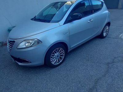 Usata Lancia Ypsilon 69 CV (50 kW) 2014 Grigio Utilitaria