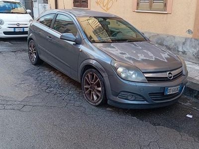 Usata Opel Astra GTC 60 CV (44 kW) 2006 Berlina