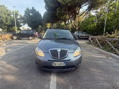 Usata Lancia Ypsilon 90 CV (66 kW) 2007 Grigio Utilitaria