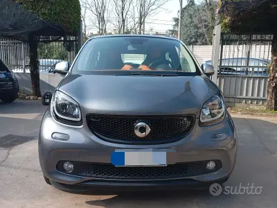 Usata Smart ForFour Passion 71 CV (52 kW) 2016 Grigio Utilitaria