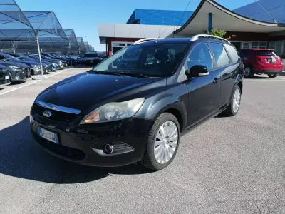 Usata Ford Focus Style 109 CV (80 kW) 2010 Nero Station wagon