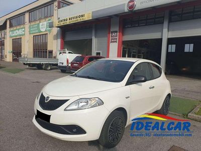 Usata Lancia Ypsilon Gold 69 CV (50 kW) 2018 Bianco Utilitaria