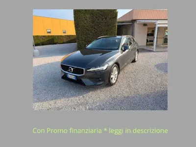 Usata Volvo V60 Business Edition 150 CV (110 kW) 2020 Grigio Station wagon