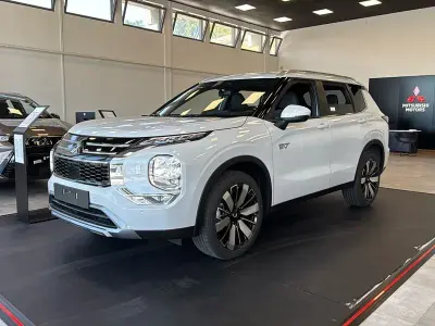 Usata Mitsubishi Outlander P-HEV