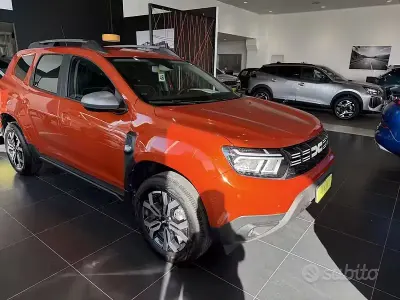 Usata Dacia Duster Journey 101 CV (74 kW) 2023 Arancione SUV
