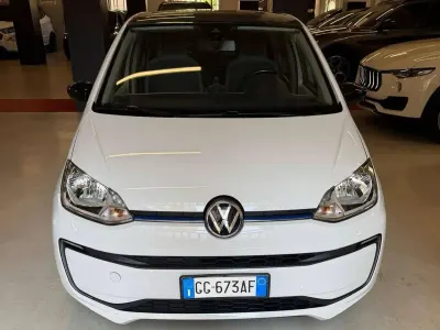 Begagnad VW e-up! 61 kW (83 HK) 2021 Vit Halvkombi