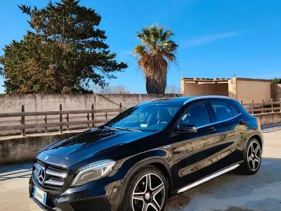 Usata Mercedes GLA200 Premium 136 CV (100 kW) 2015 Nero SUV