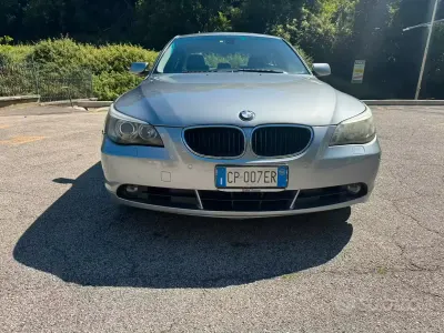 Usata BMW 530 218 CV (160 kW) 2004 Grigio Berlina